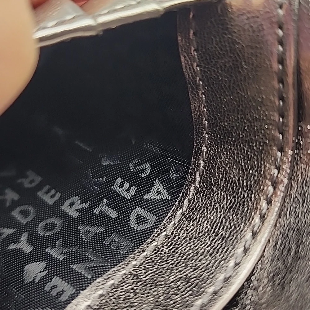 Kate Spade Metallic Black/Silver Wallet‎